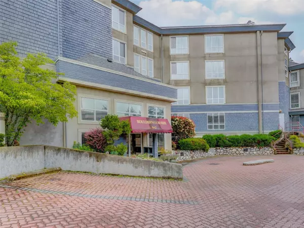 Saanich, BC V8Y 3H5,940 Boulderwood Rise #203