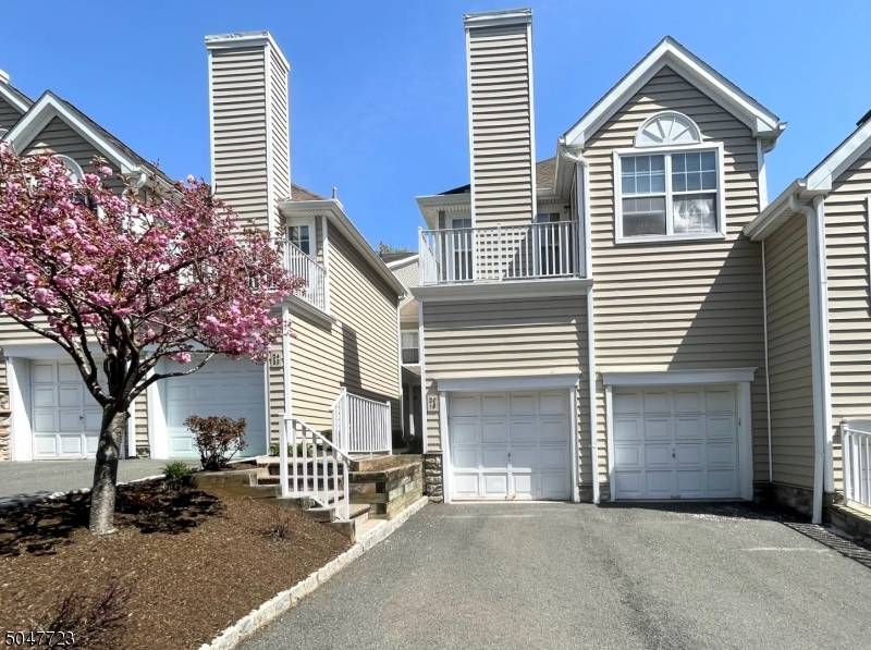 18 Springholm Dr, Berkeley Heights Twp., NJ 07922