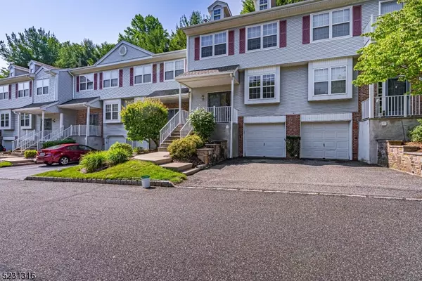 13 Primrose Ln, Mount Arlington Boro, NJ 07856