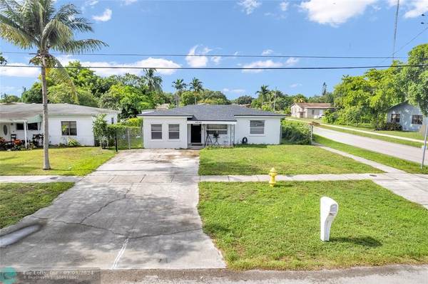 4540 SW 21st St,  West Park,  FL 33023