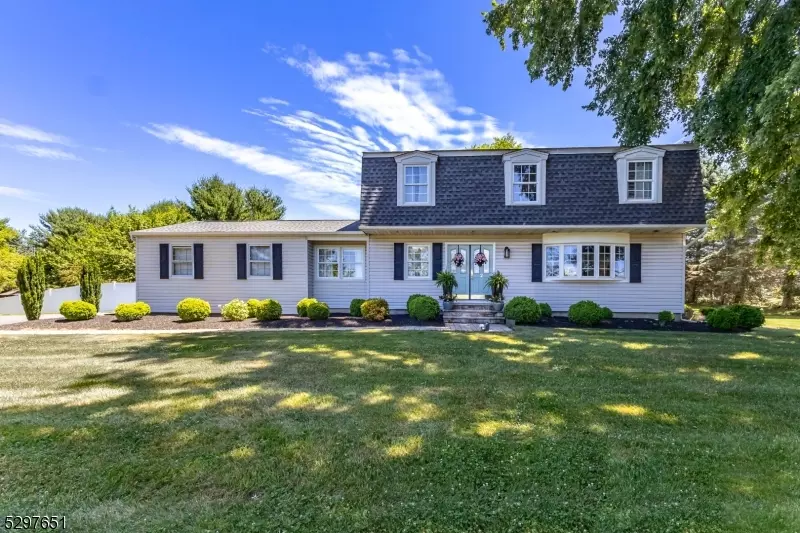 2 Quail Run, Washington Twp., NJ 07853