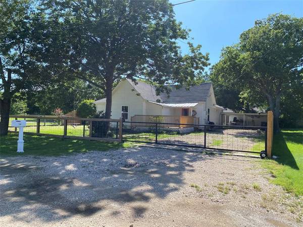 640 West Avenue, Milford, TX 76670