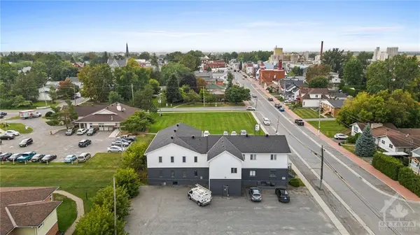 Winchester, ON K0C 2K0,457 MAIN ST