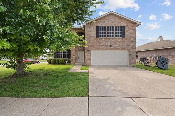 8420 Vinetree Drive, Arlington, TX 76002