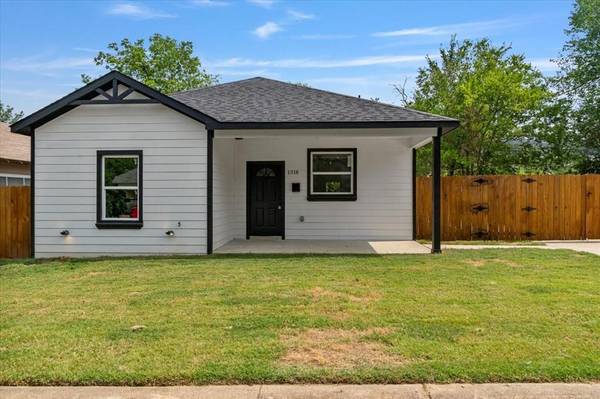 1318 E Pulaski Street,  Fort Worth,  TX 76104