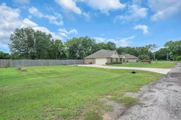 Mineola, TX 75773,132 Private Road 6292