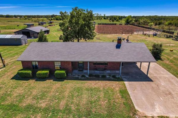 503 Hanging Tree Road, Bowie, TX 76230