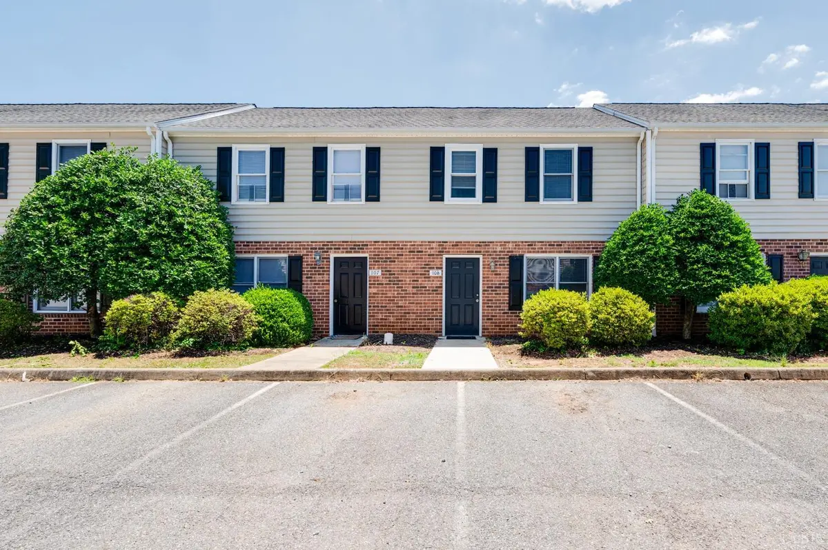 Lynchburg, VA 24502,542 Leesville RD