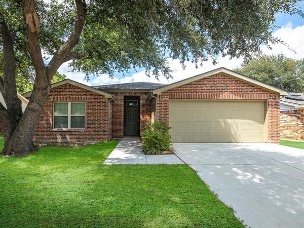 508 Edwards Drive, Saginaw, TX 76179