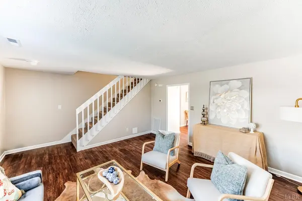 Lynchburg, VA 24502,542 Leesville RD