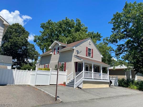 3 Mann Pl, Wanaque Boro, NJ 07420