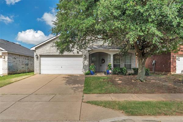 8312 Prairie Wind Trail, Fort Worth, TX 76134