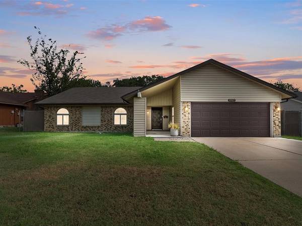 2829 Elk Grove Road, Carrollton, TX 75007