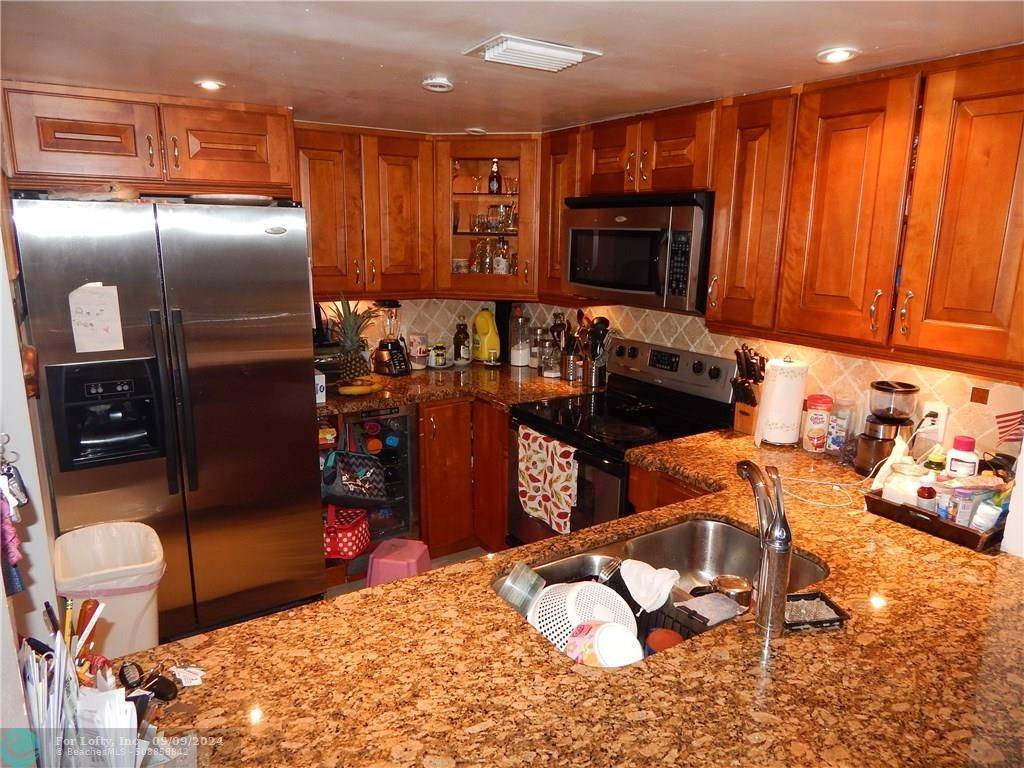 401 SE 10th St  #104B, Dania Beach, FL 33004