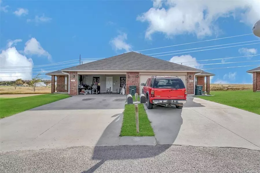 25 Lombardy Place, Clinton, OK 73601