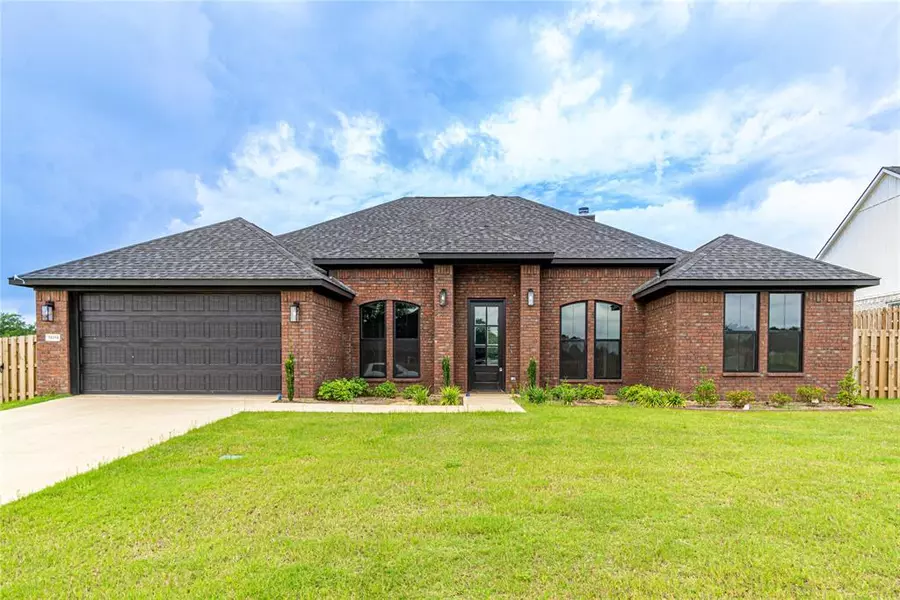 16314 Clearview Drive, Lindale, TX 75771