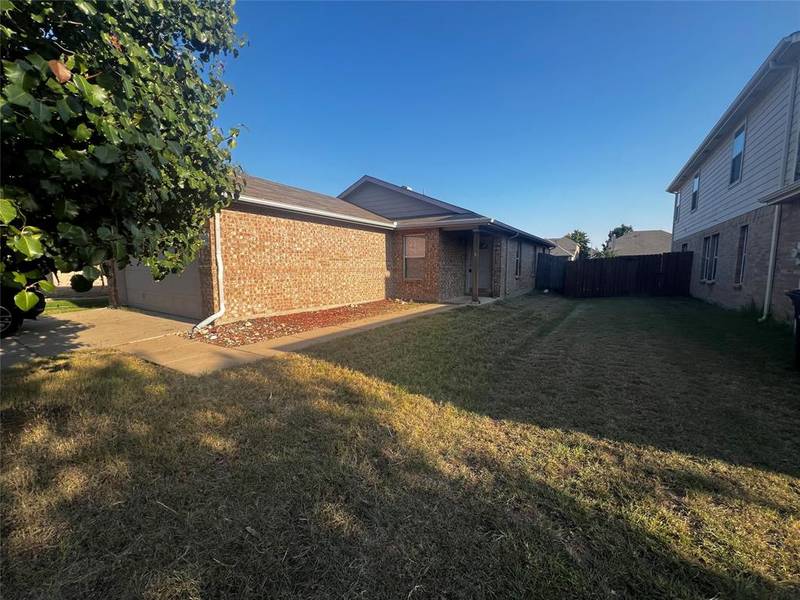 5924 Ridge Lake Drive, Fort Worth, TX 76244