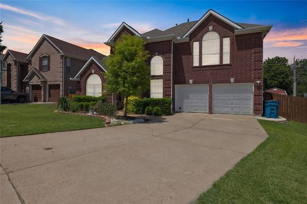 2304 Balleybrooke Drive, Lewisville, TX 75077