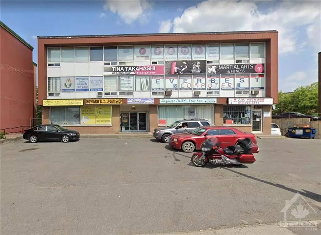 Ottawa, ON K1Z 6A9,1061 MERIVALE RD #204