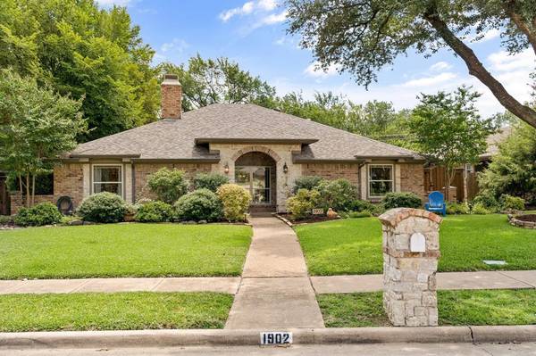 1902 Chestnut Hill Lane, Richardson, TX 75082