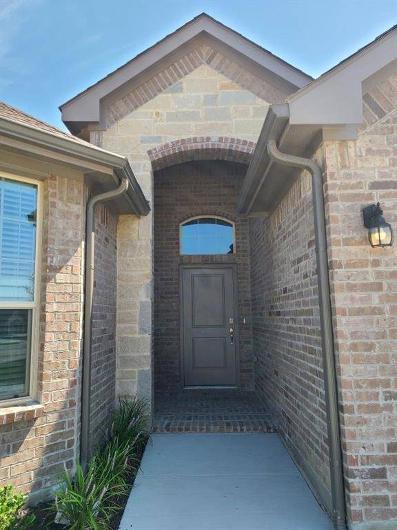 Krum, TX 76249,5230 MEADOW Lane