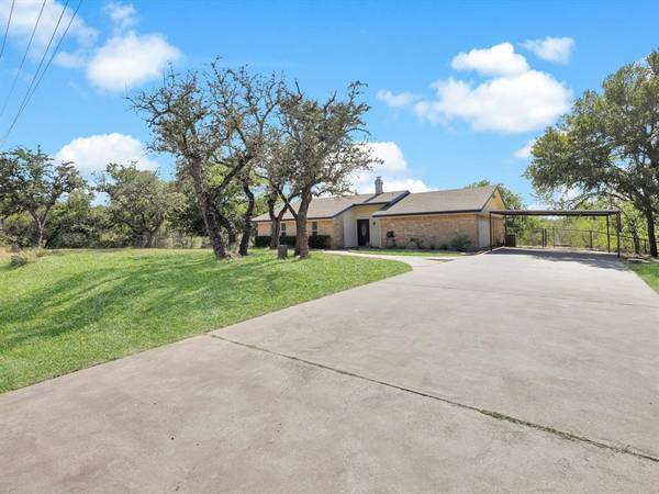 209 Crown Road,  Willow Park,  TX 76087