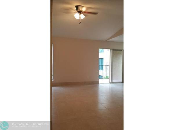 Coral Springs, FL 33071,805 RIVERSIDE DR  #1121