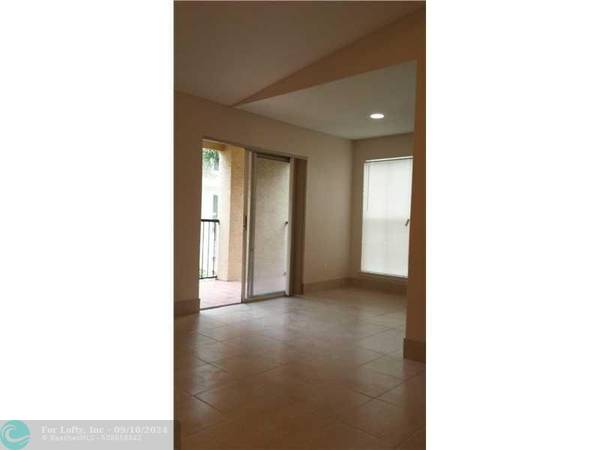 Coral Springs, FL 33071,805 RIVERSIDE DR  #1121