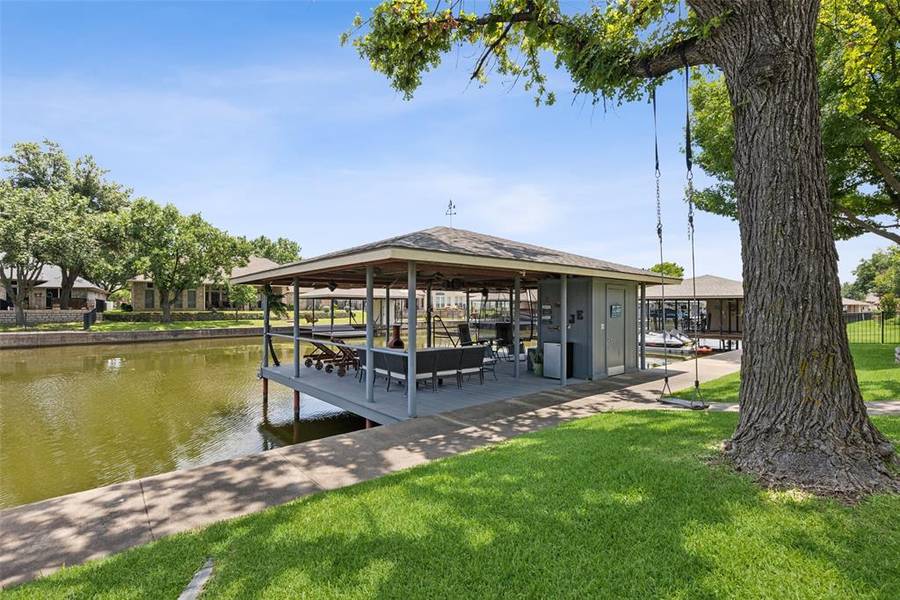 1207 Mallard Way, Granbury, TX 76048