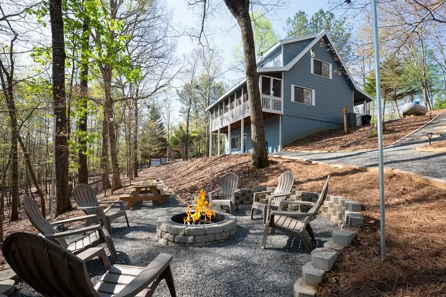 2443 Newport Drive, Ellijay, GA 30540