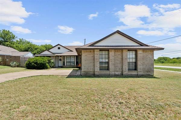 101 Hollywood Drive,  Glenn Heights,  TX 75154