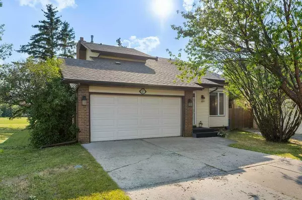 Calgary, AB T3K 2H9,527 Bernard Mews NW