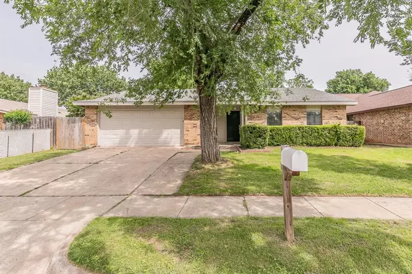 4113 Staghorn Circle S, Fort Worth, TX 76137