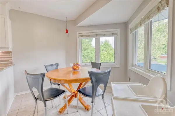 Ottawa, ON K2A 2V9,880 RIDDELL AVE N