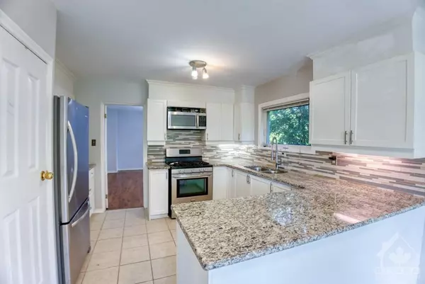 Ottawa, ON K2A 2V9,880 RIDDELL AVE N