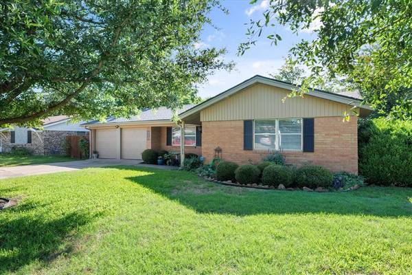 800 S Kate Street, White Settlement, TX 76108