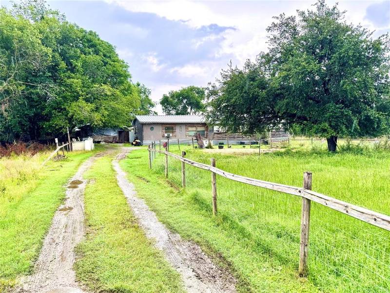 1560 Fm 27, Wortham, TX 76693