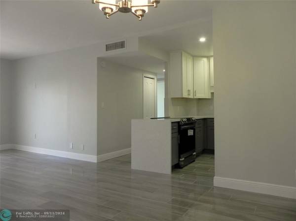 Hollywood, FL 33021,4350 Hillcrest Dr  #612