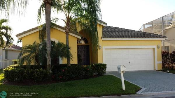 7177 Lake Island Dr, Lake Worth, FL 33467