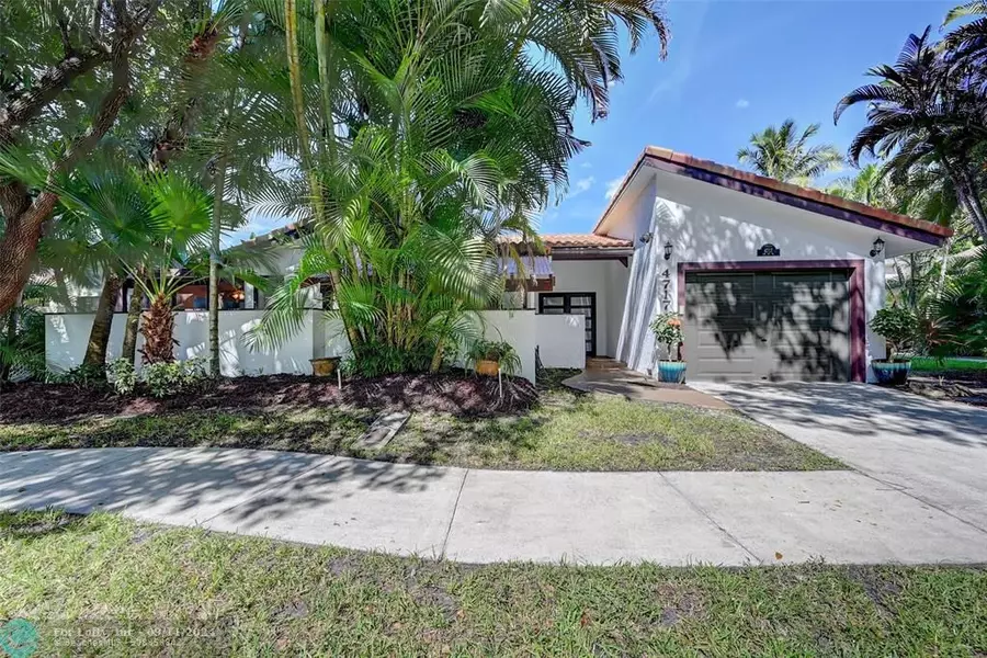 4717 NW 1st Pl, Deerfield Beach, FL 33442