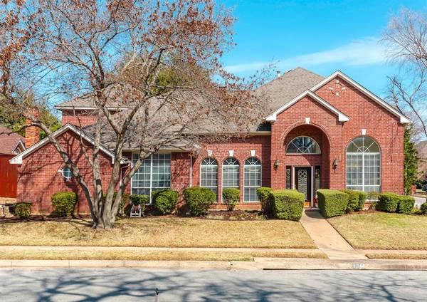 3949 Baylor Drive, Bedford, TX 76021