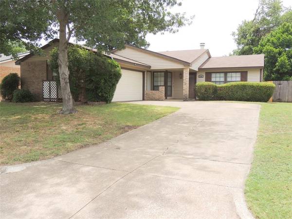 4708 China Rose Drive, Fort Worth, TX 76137