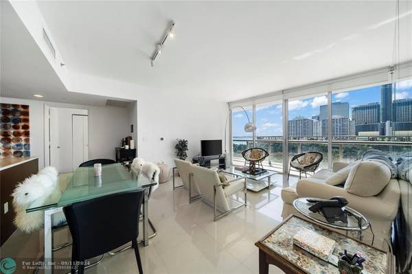 Miami, FL 33131,495 Brickell Ave  #811