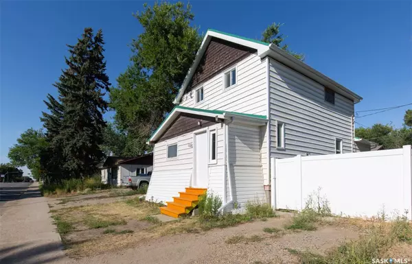 1109 9th AVENUE NW, Moose Jaw, SK S6H 4J8