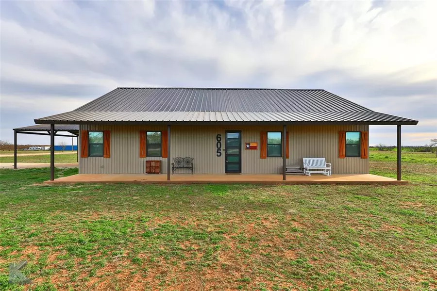 605 Fm 614, Ovalo, TX 79541