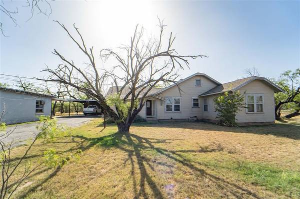 123 Sunset Boulevard,  Breckenridge,  TX 76424