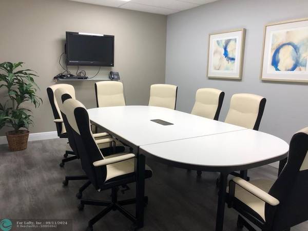 Coral Springs, FL 33065,9900 W Sample Rd  #Executive Suites