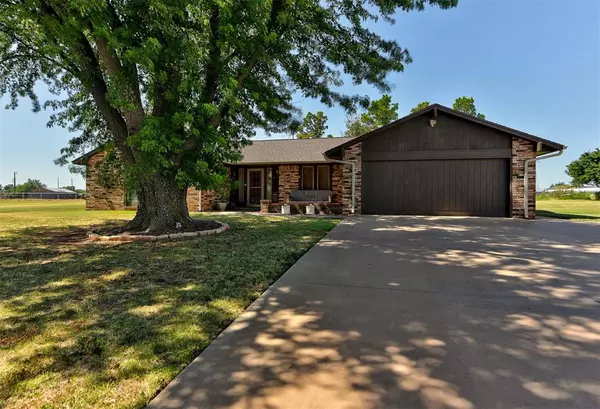 22109 Rickasha Drive, Edmond, OK 73025