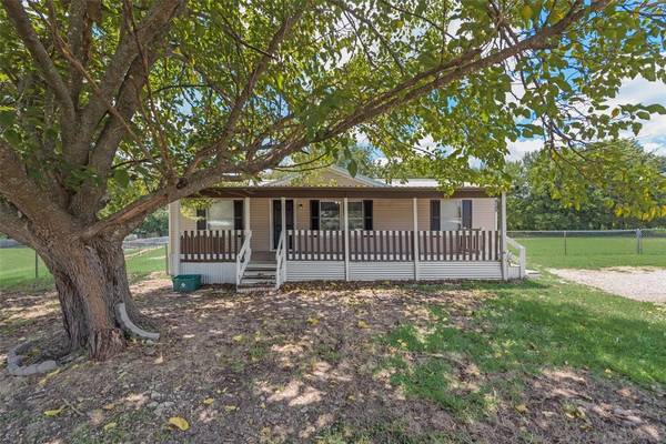 2600 W Hideaway Court,  Midlothian,  TX 76065