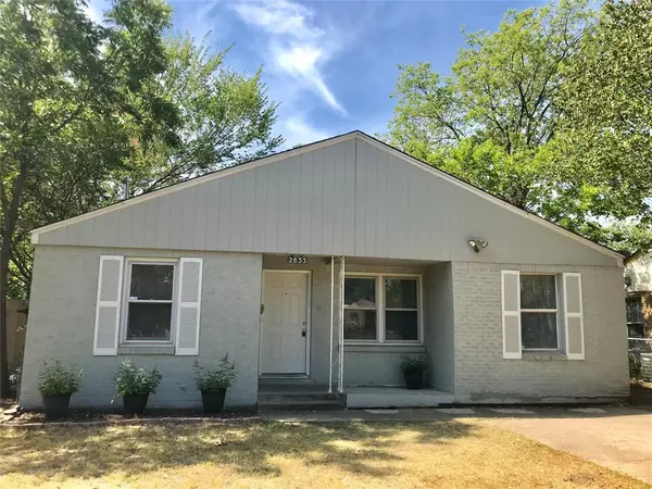 2833 W Biddison Street, Fort Worth, TX 76109